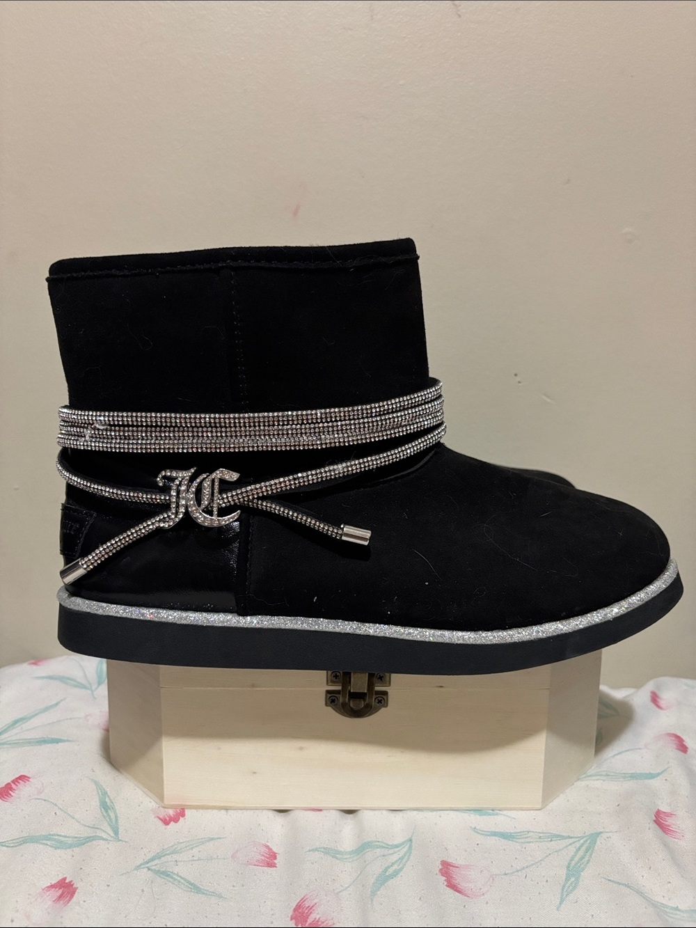 Y2K Juicy Couture Sparkly Winter Booties Size 8